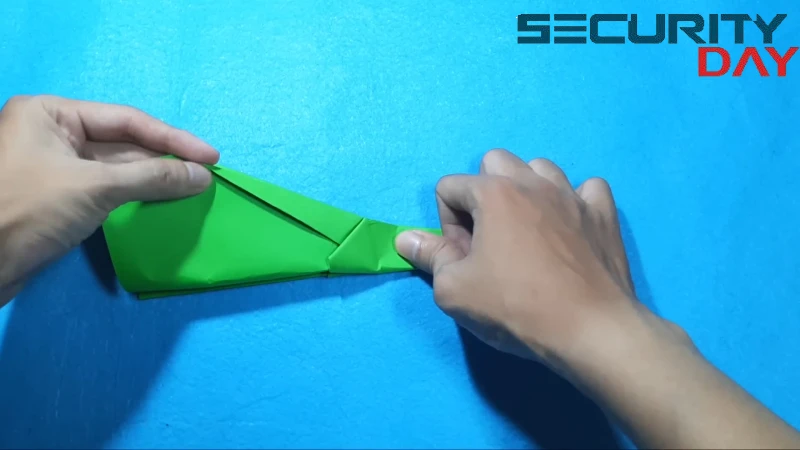 cách gấp máy bay xa bước 9