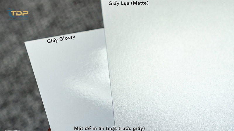 giấy couche glossy và matte